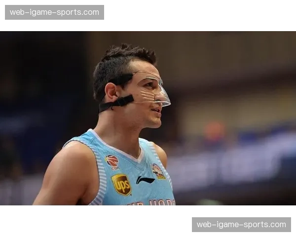 特写：最后一攻失误，西热力江场边焦急指挥