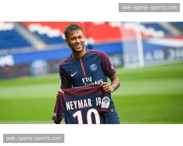 独家专访摩纳哥中场福法纳:谈与巴黎中场争夺及个人未来 独家专访摩纳哥中场福法纳:谈与巴黎中场争夺及个人未来