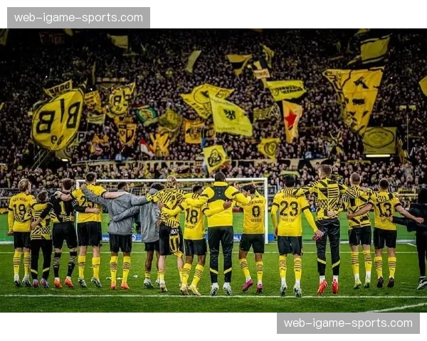 多特蒙德南看台改造争议:欧足联安全标准与俱乐部传统冲突